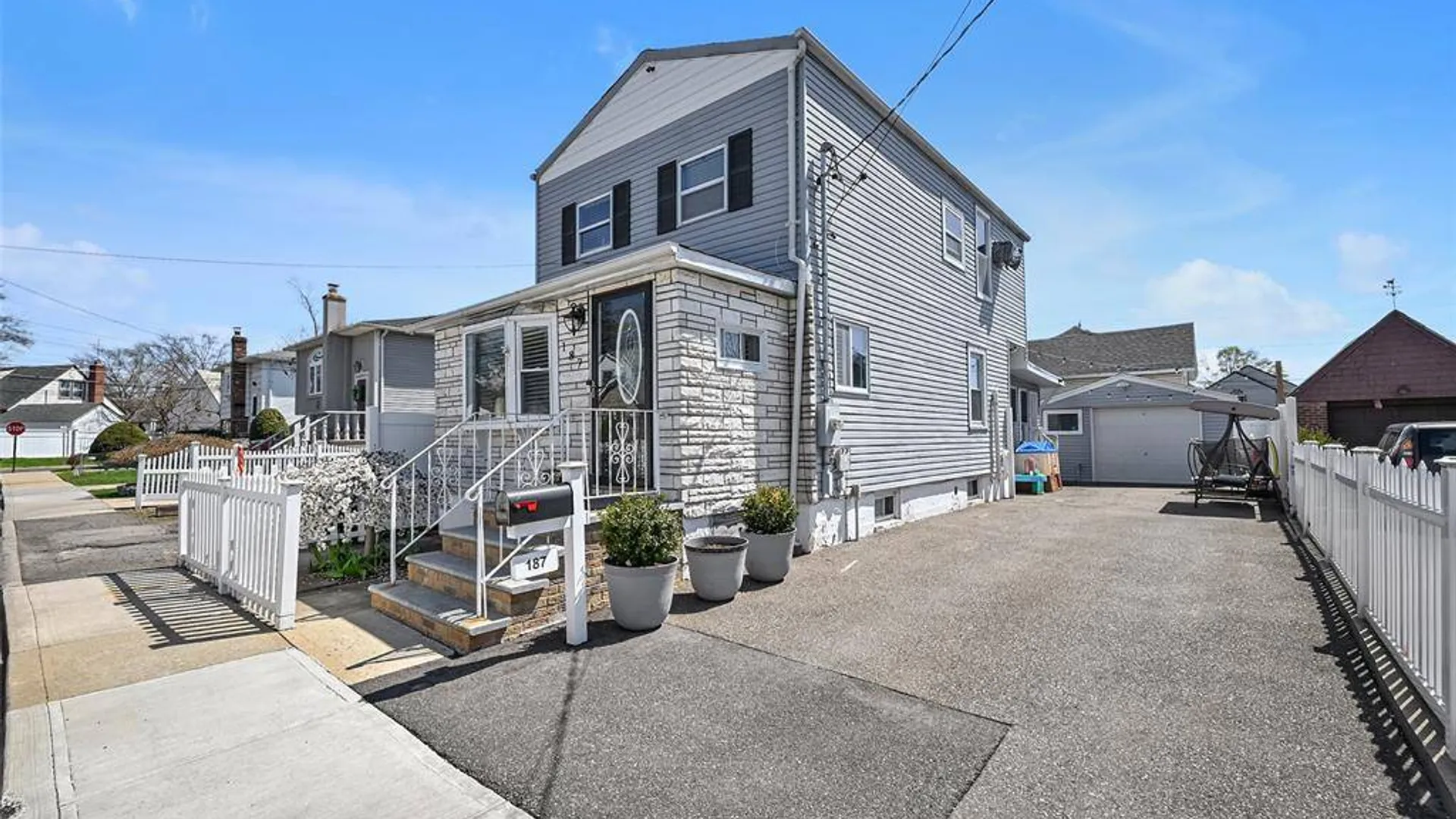 Property at 187 Memphis Avenue, South Floral Park, NY 11001 18
