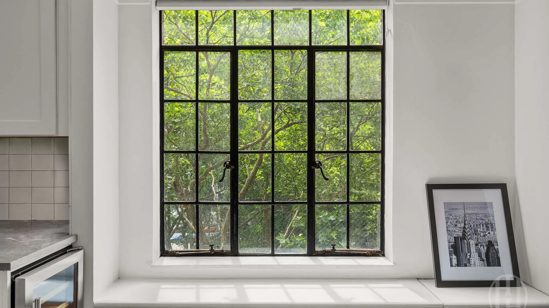 Property at 320 East 42nd Street, New York, NY 10017 6