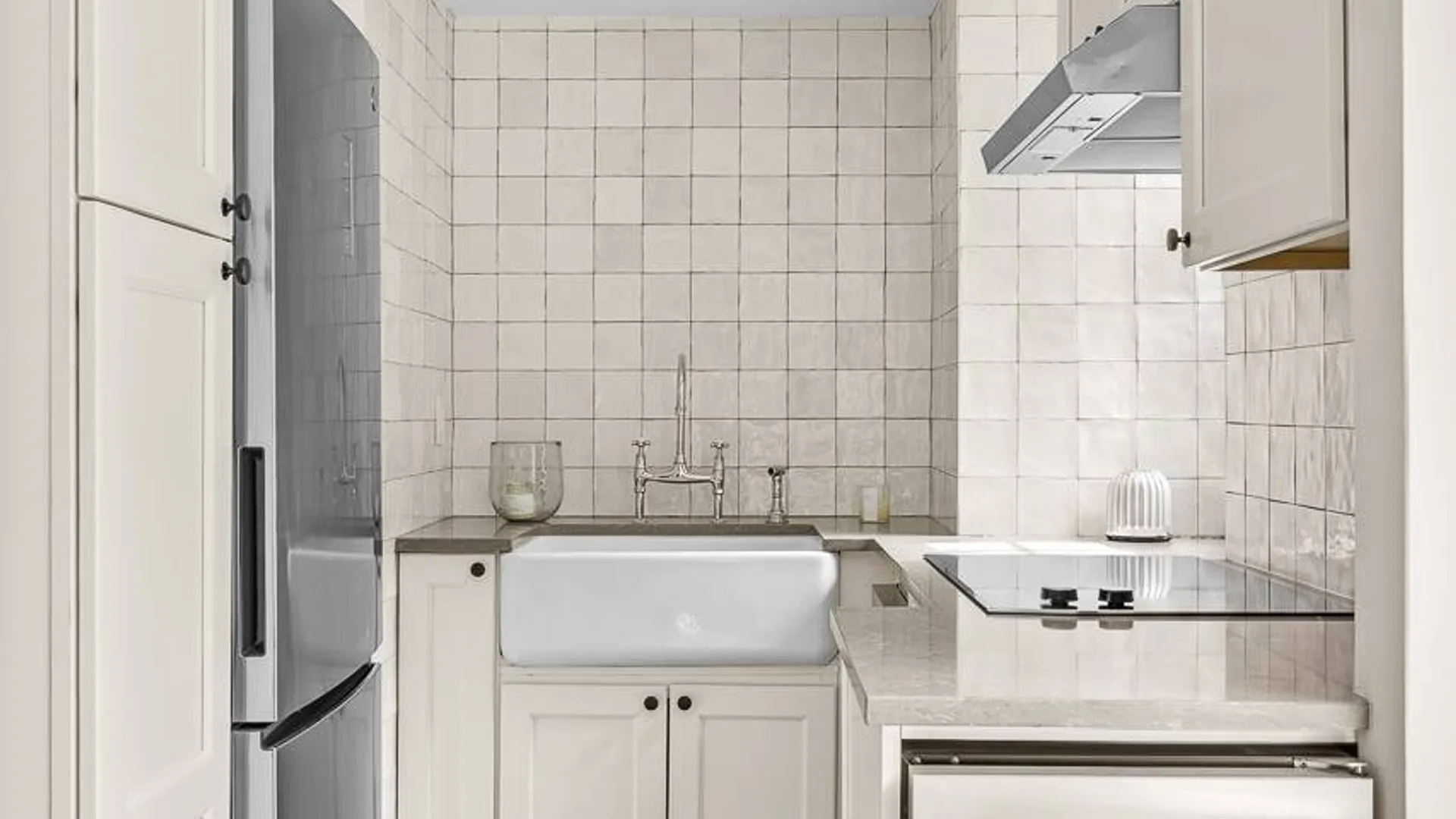 Property at 320 East 42nd Street, New York, NY 10017 7