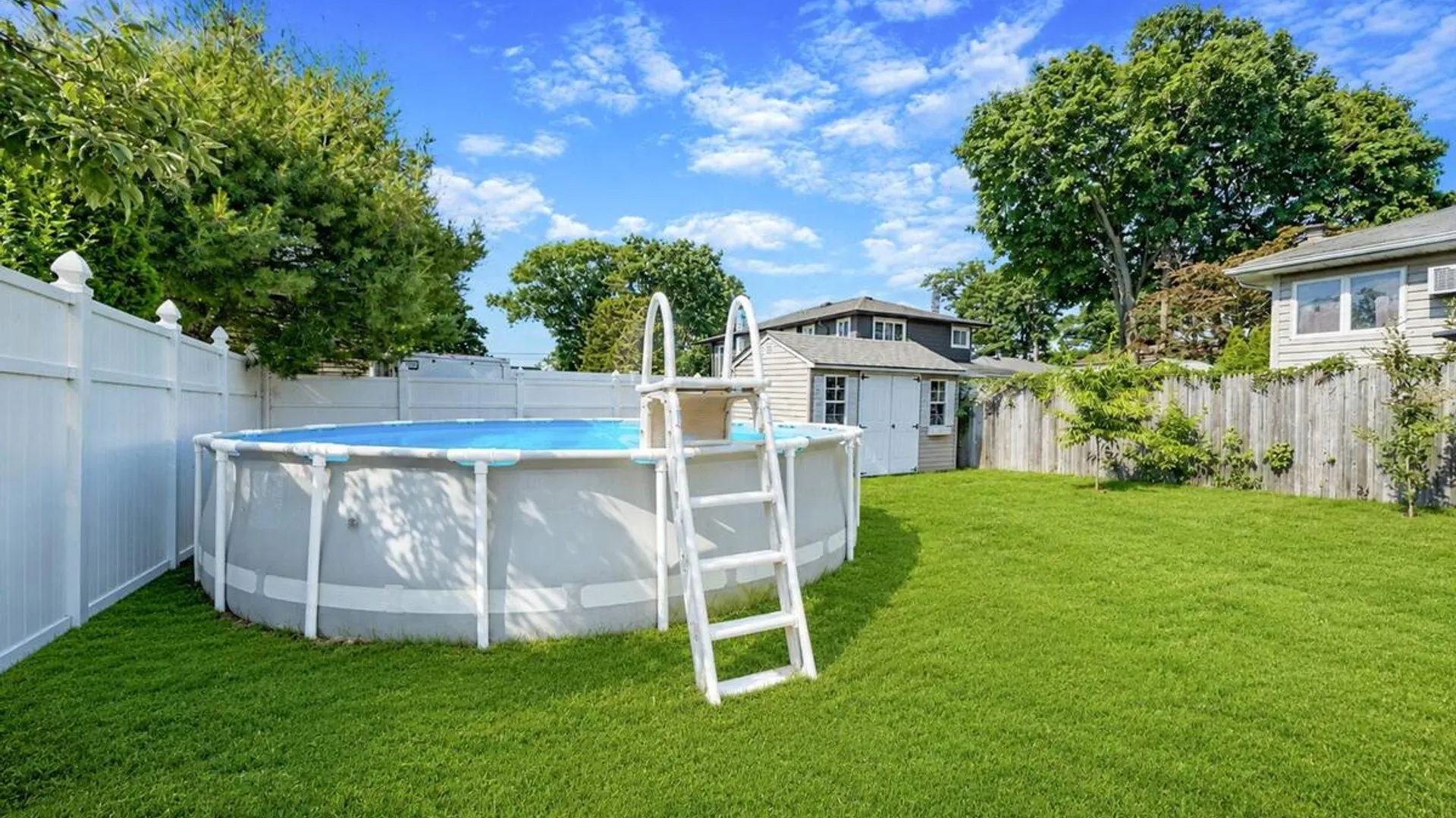 Property at 535 Outlook Avenue, West Babylon, NY 11704 4