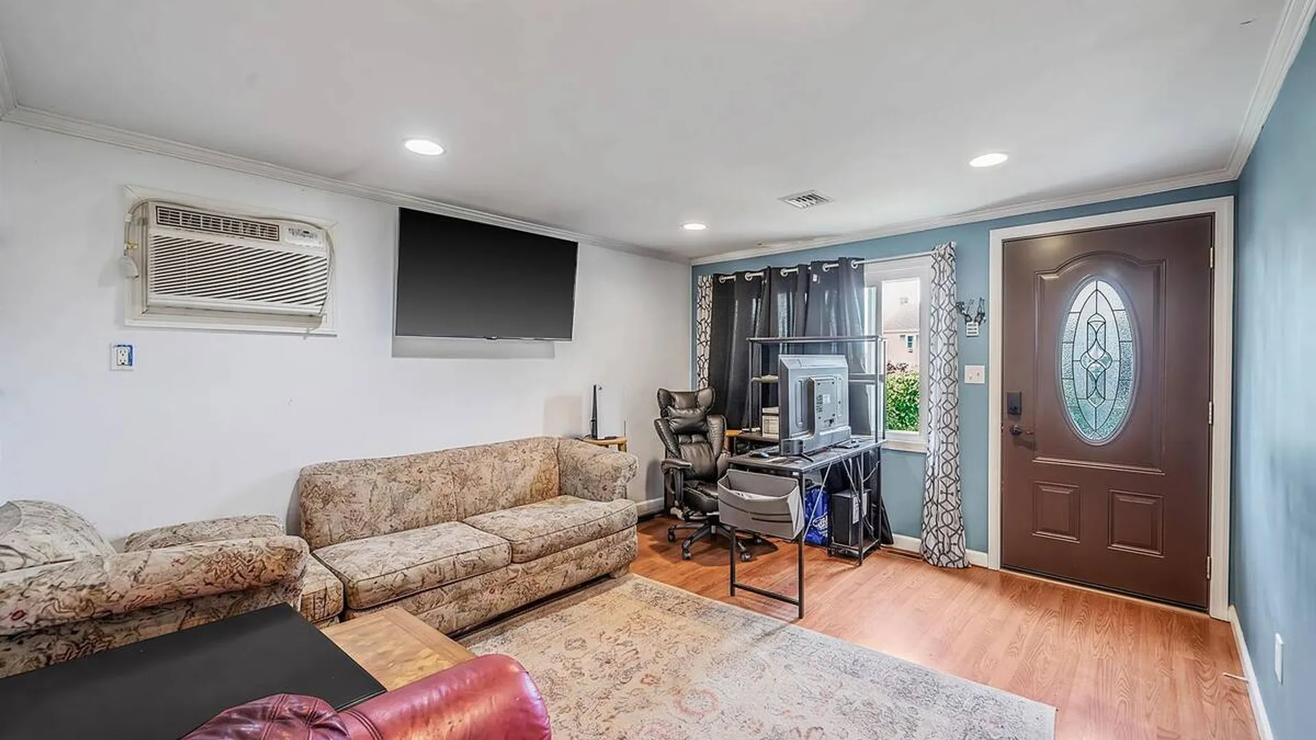 Property at 535 Outlook Avenue, West Babylon, NY 11704 7