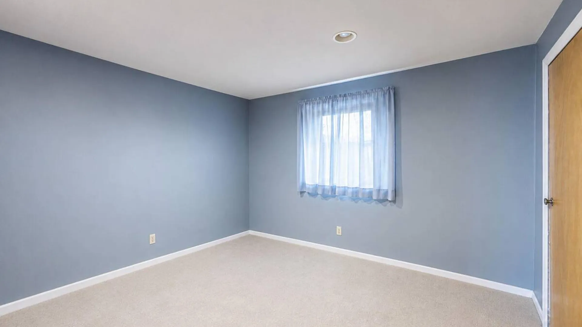 Property at 535 Outlook Avenue, West Babylon, NY 11704 12