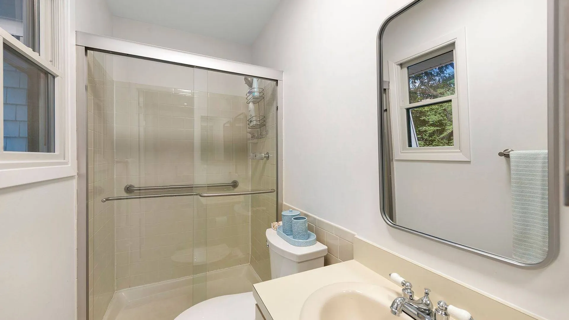 Property at 50 HUBBARD LN UNIT 62, Southampton, NY 11968 13