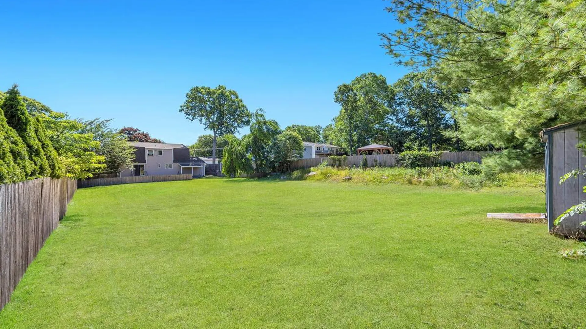 Property at 358 Holbrook Road, Ronkonkoma, NY 11779 13