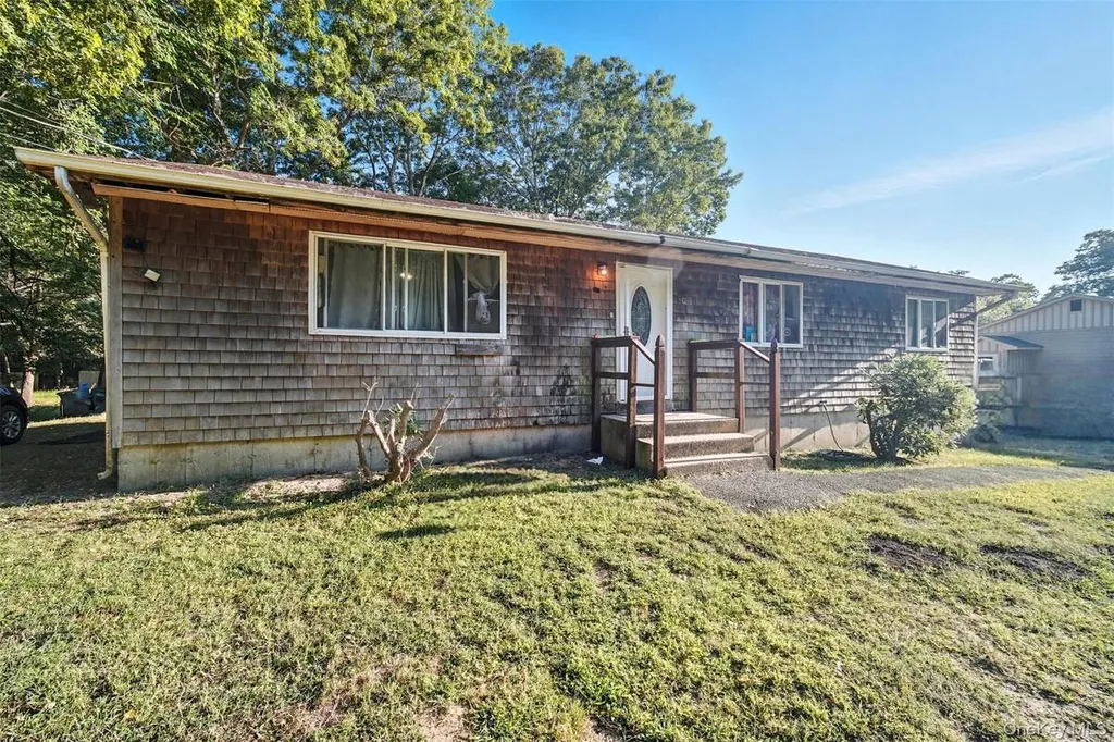 Property at 30 Fords Lane, Southampton, NY 11968