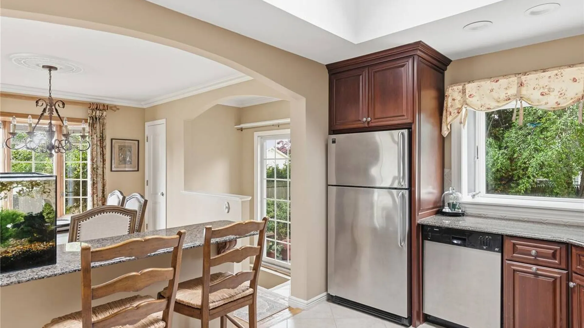 Property at 350 Columbus Avenue, West Babylon, NY 11704 4