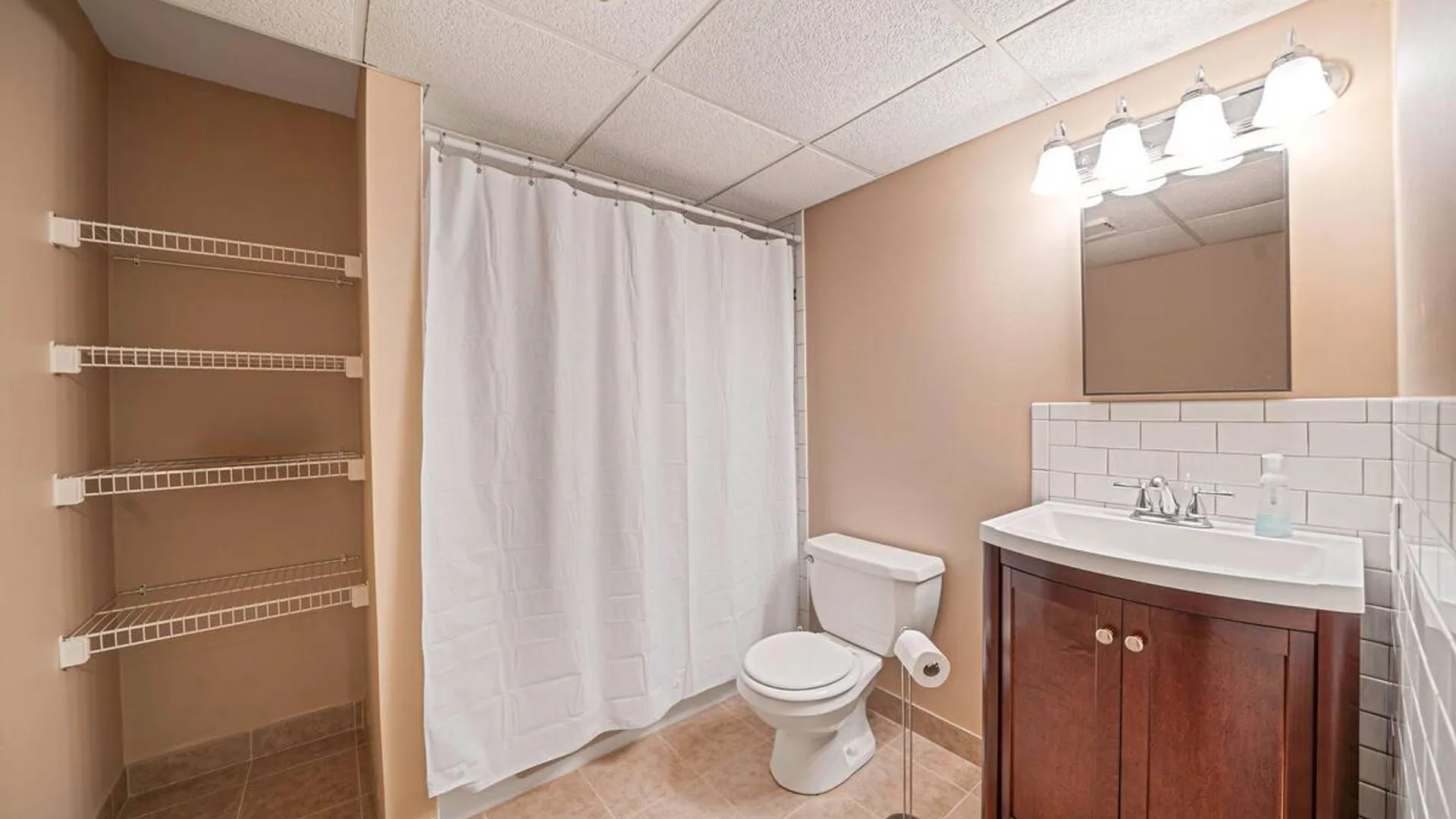 Property at 16 Lakecrest Lane, Ronkonkoma, NY 11779 35