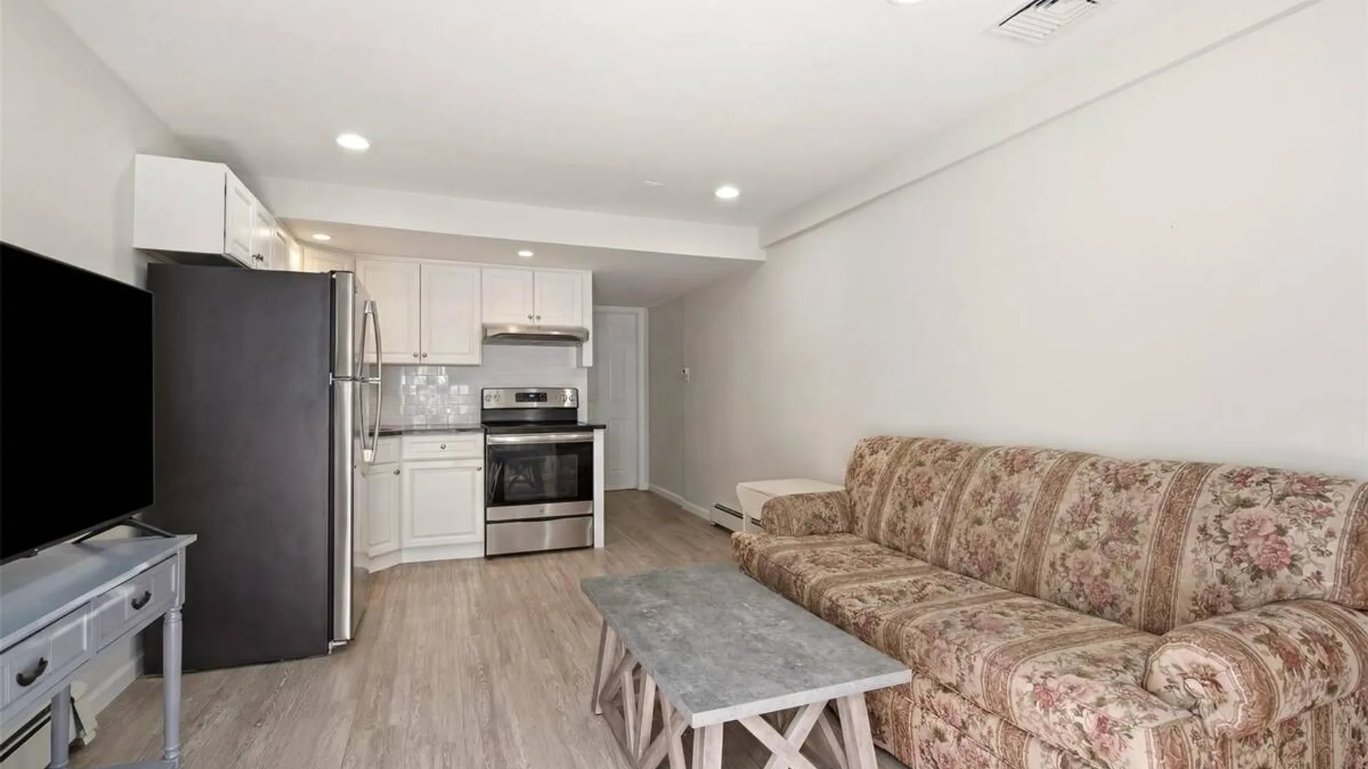 Property at 29 Vineyard Road, Huntington, NY 11743 26