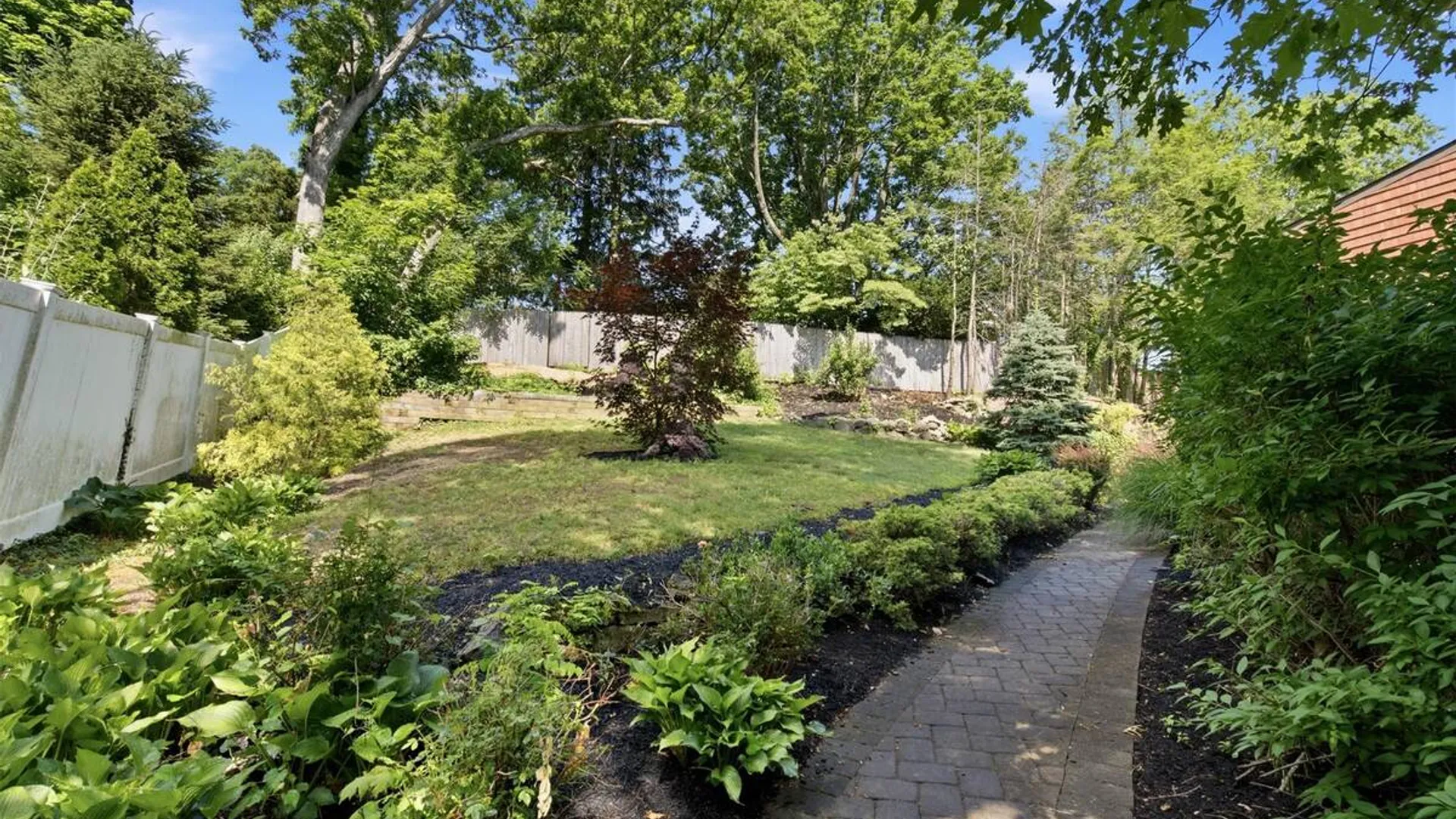 Property at 29 Vineyard Road, Huntington, NY 11743 30