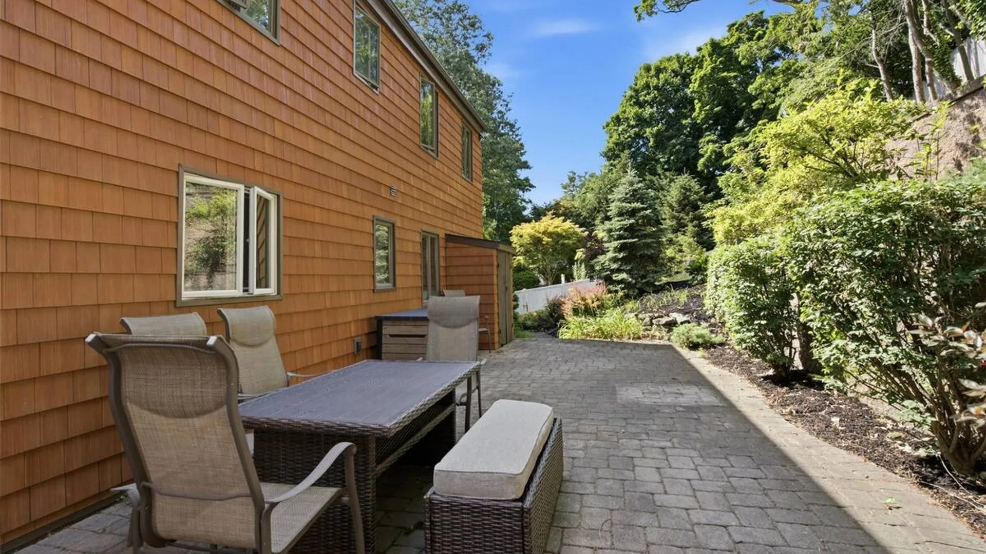 Property at 29 Vineyard Road, Huntington, NY 11743 34