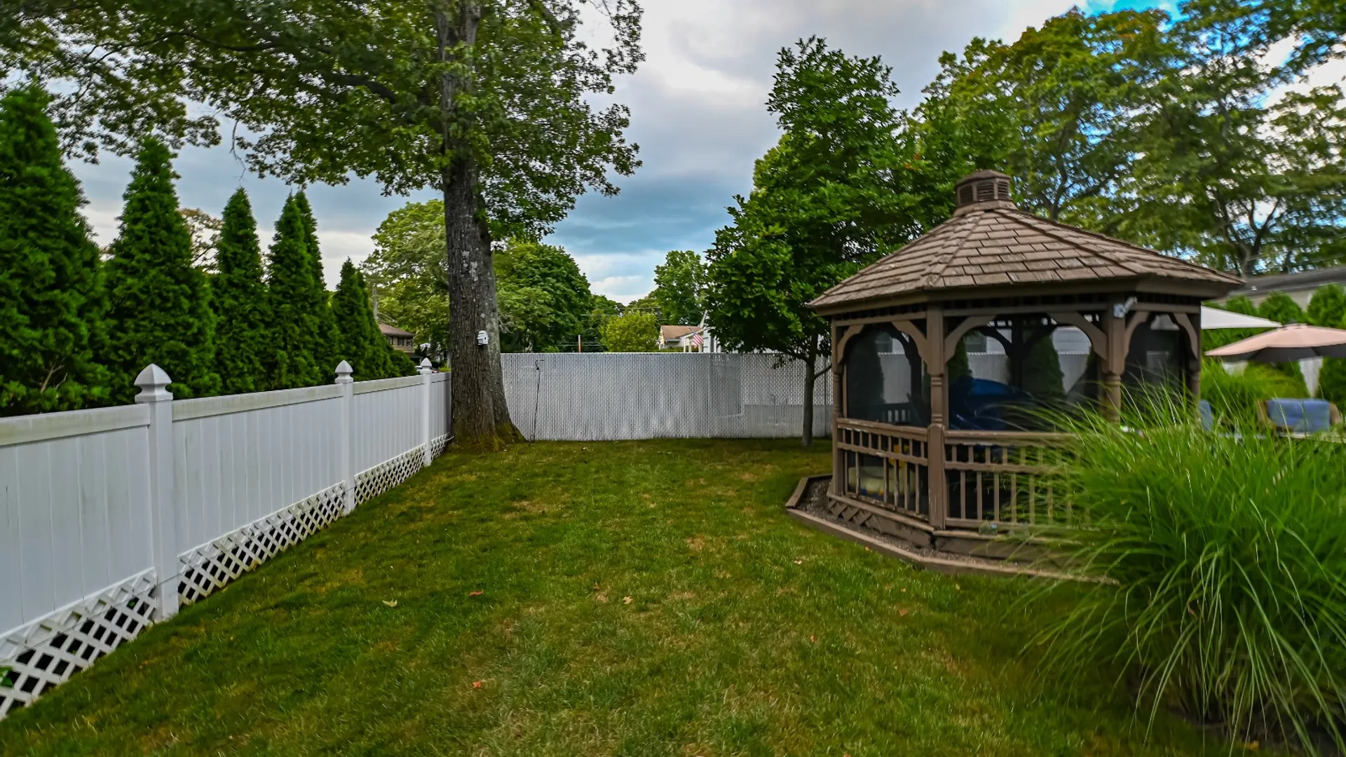 Property at 23 Hurtin Boulevard, Smithtown, NY 11787 33