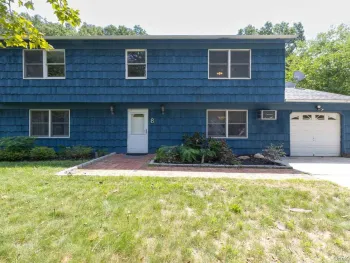 Property at 8 Long Meadow Place, South Setauket, NY 11720