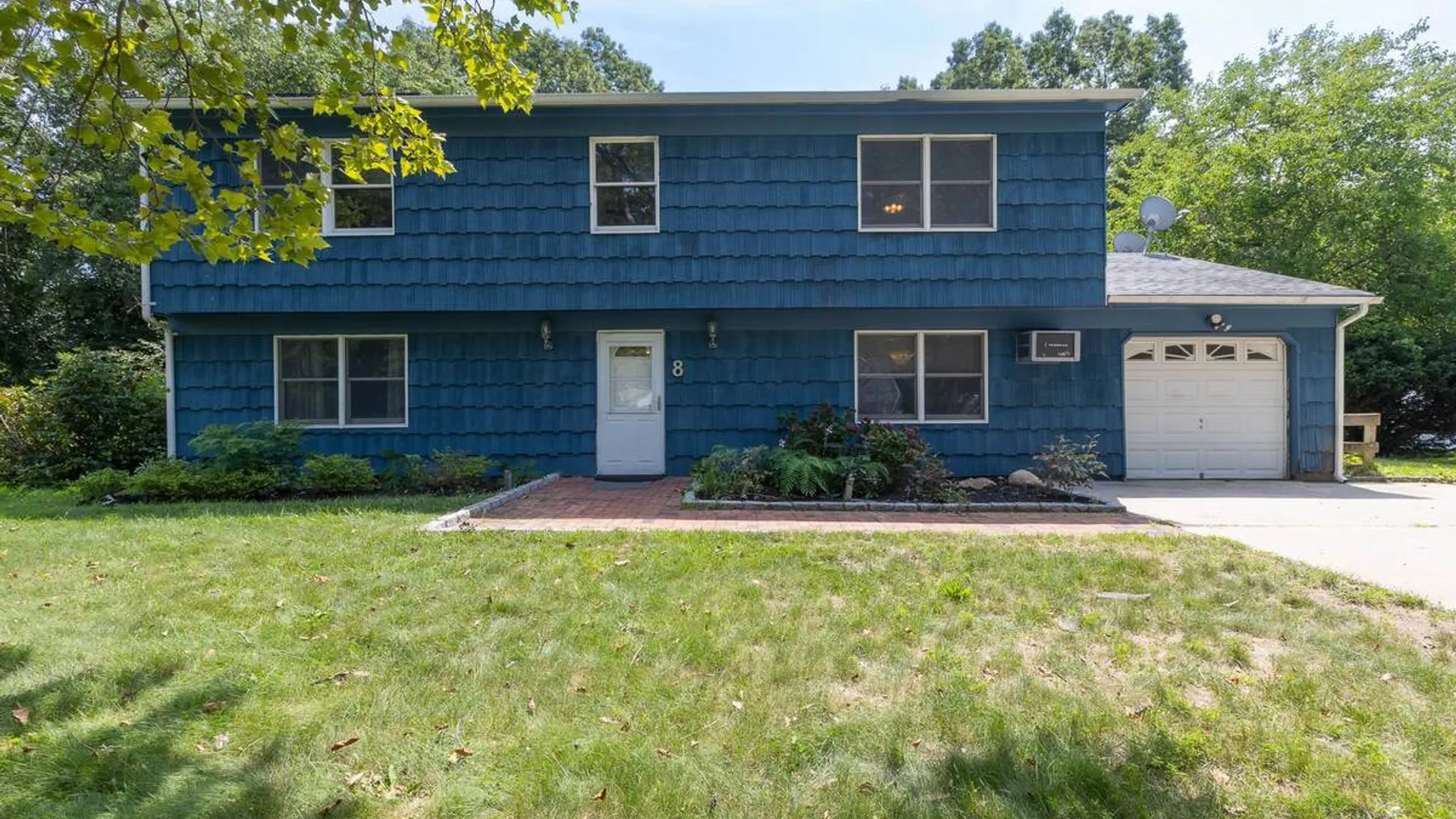 Property at 8 Long Meadow Place, South Setauket, NY 11720 3