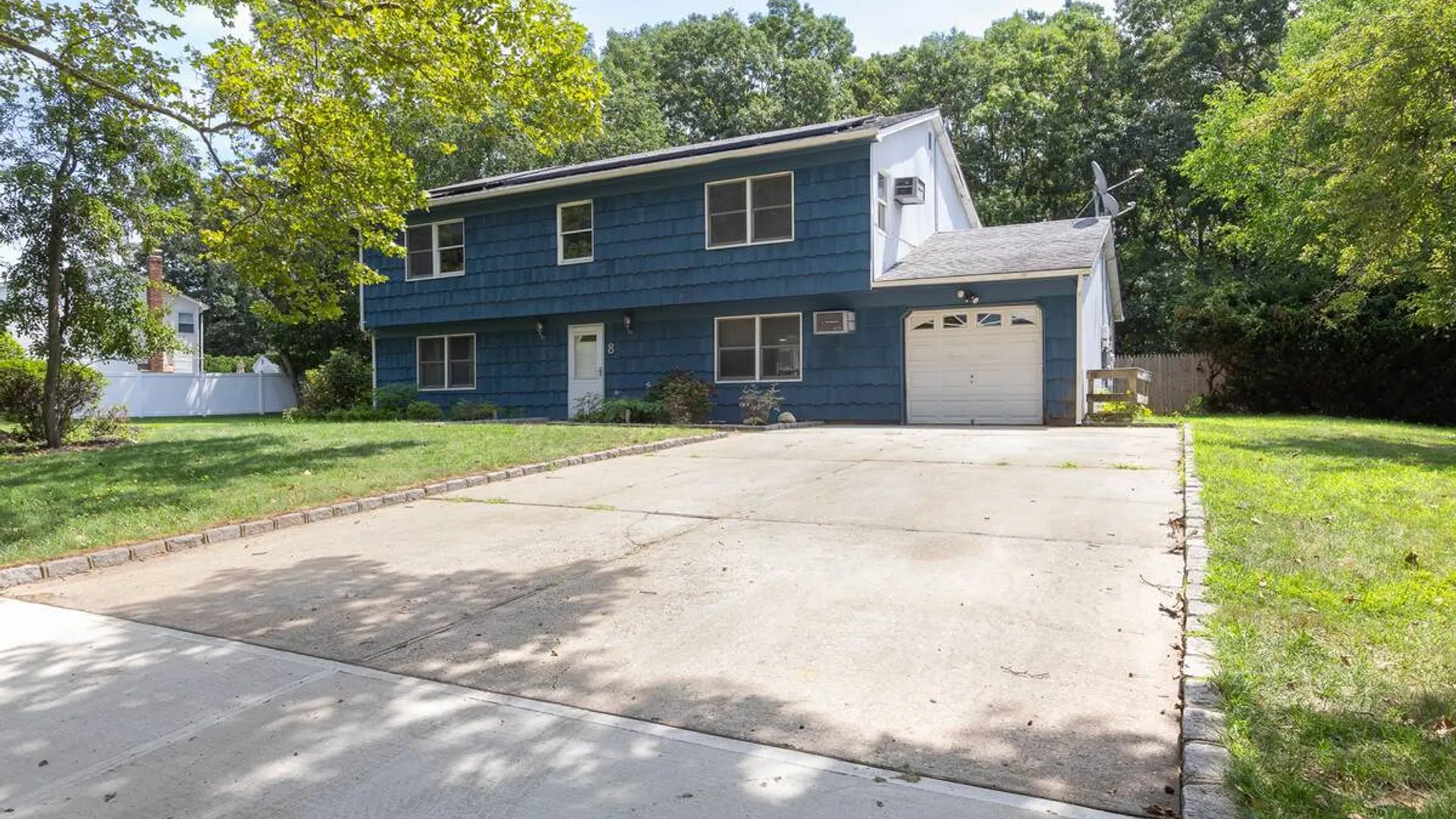 Property at 8 Long Meadow Place, South Setauket, NY 11720 4