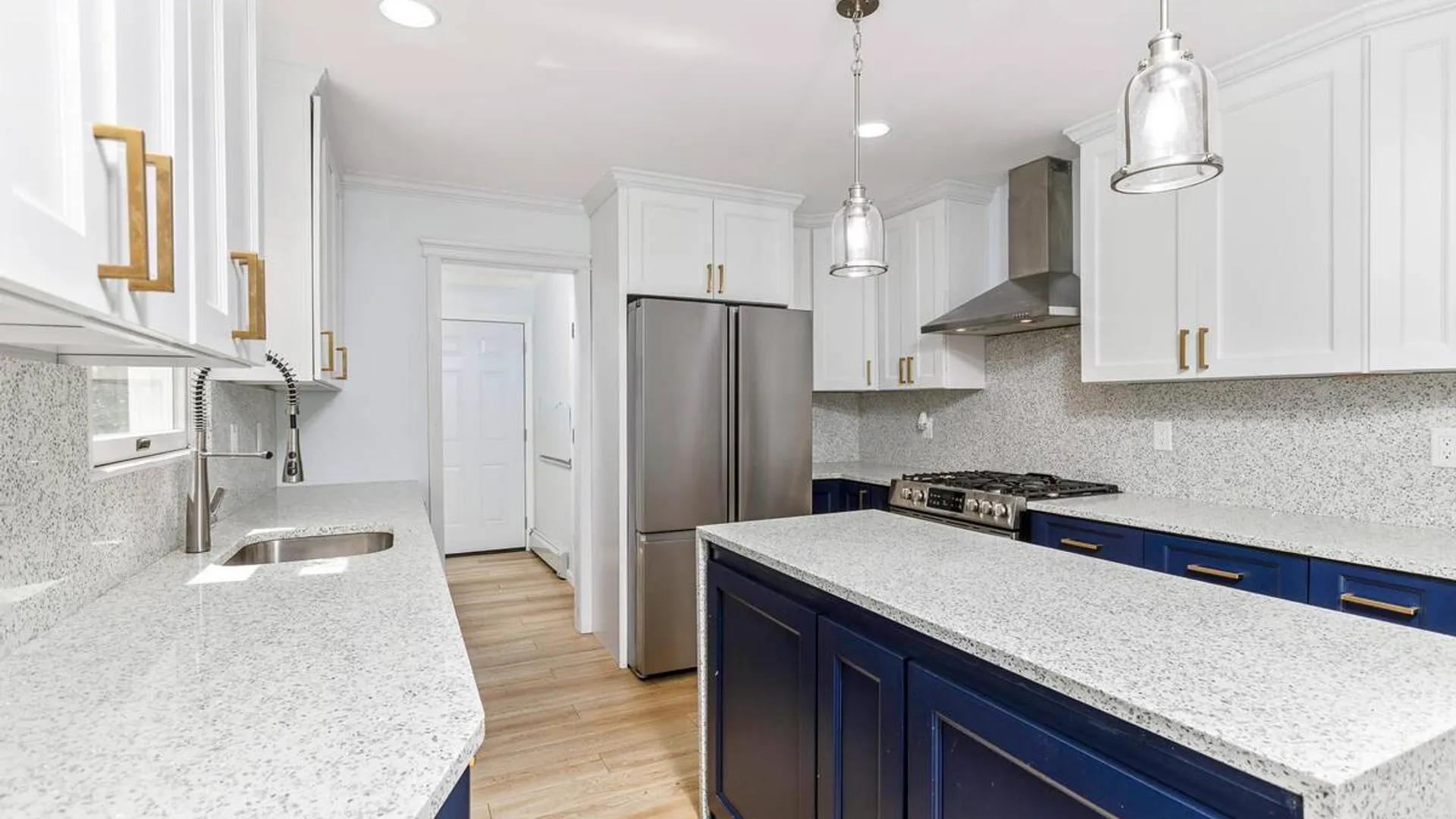 Property at 8 Long Meadow Place, South Setauket, NY 11720 17