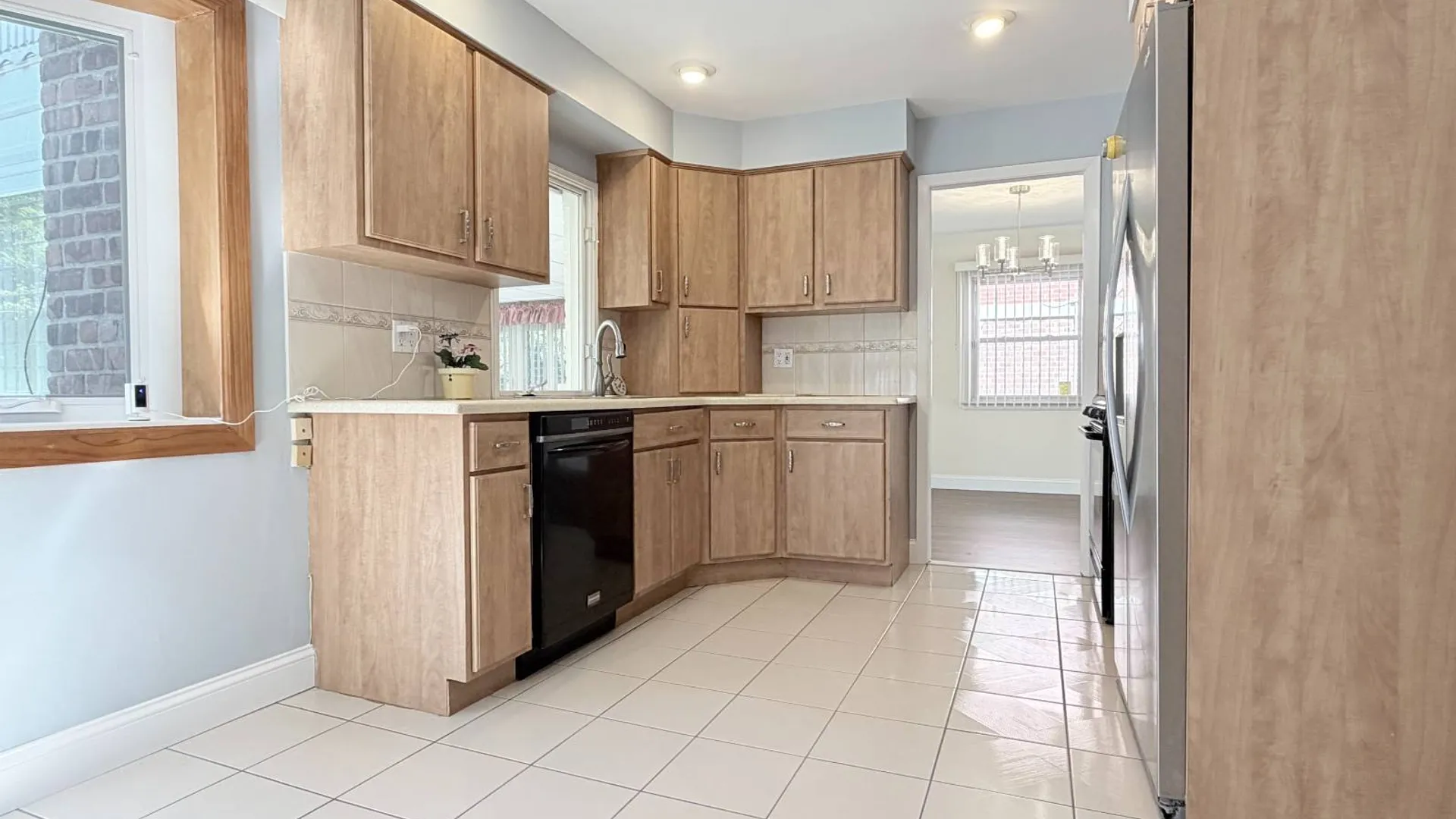 Property at 57-30 Hewlett St, Little Neck, NY 11362 12