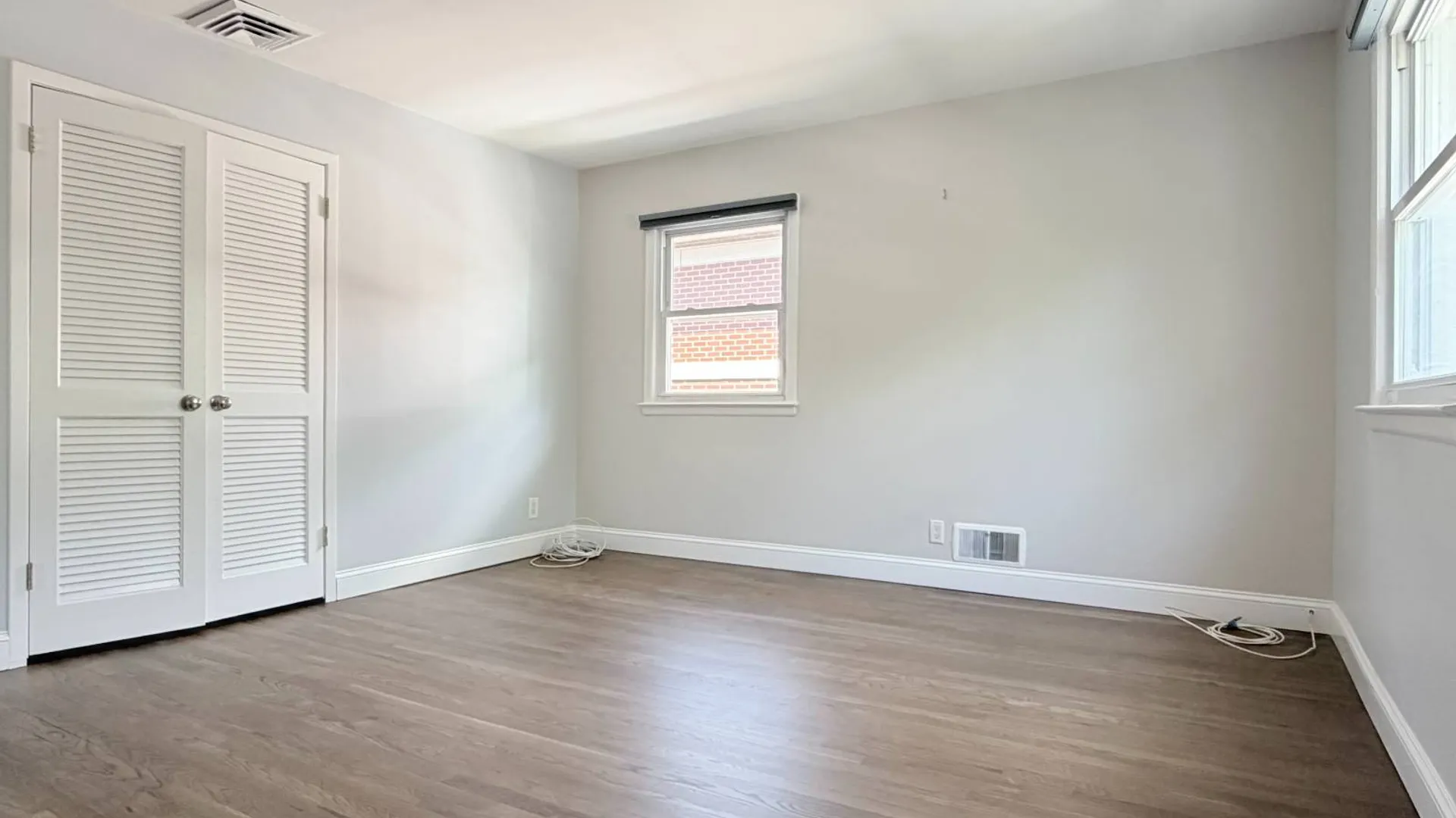 Property at 57-30 Hewlett St, Little Neck, NY 11362 27