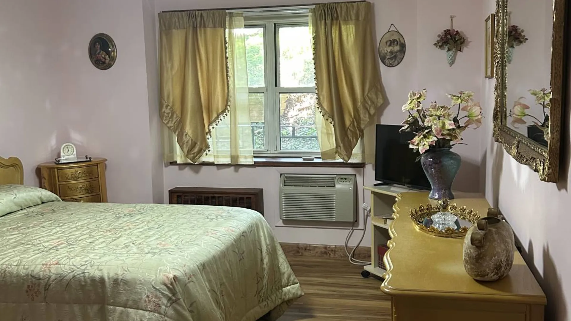 Property at 20 Cliff St, Staten Island, NY 10305 10