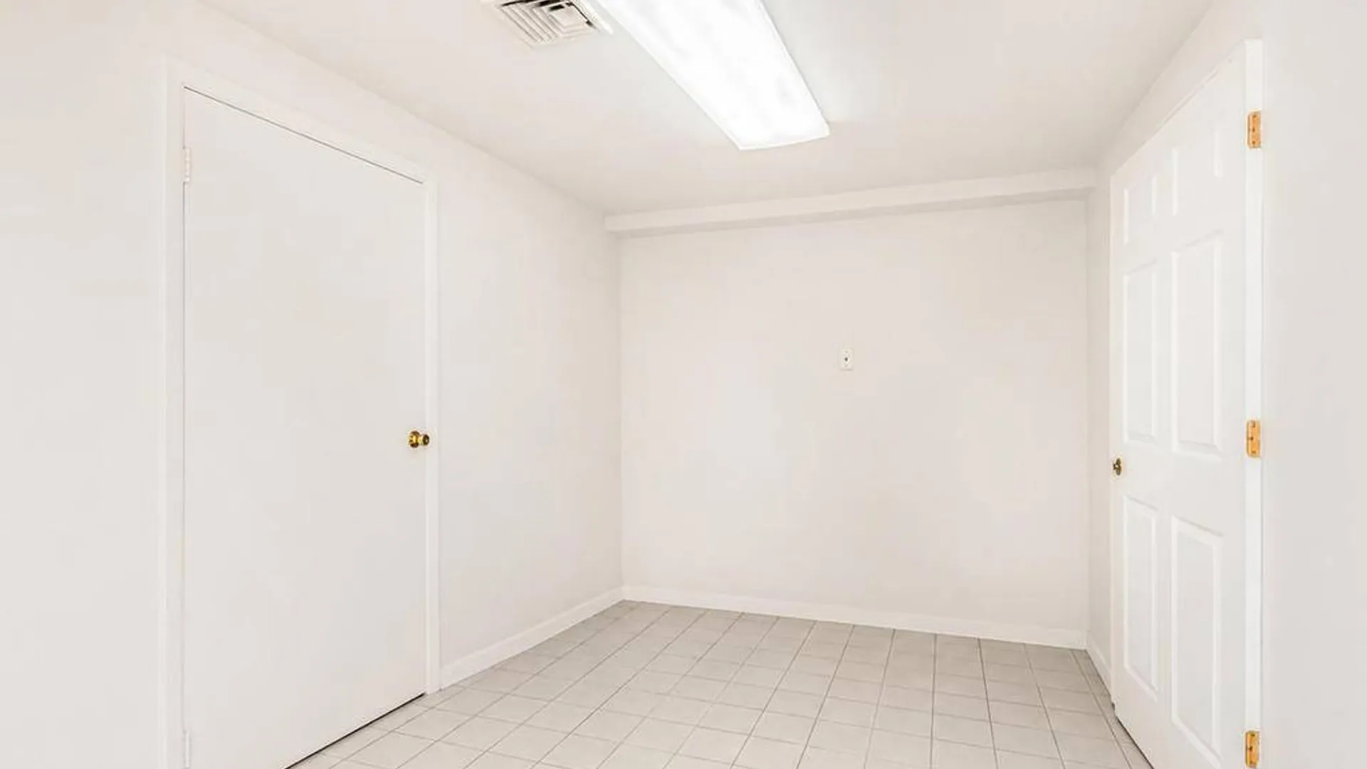 Property at 2110 E Clove Road, Staten Isand, NY 10305 12