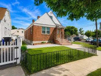 Property at 18604 Nashville Blvd, Springfield Gardens, NY 11413