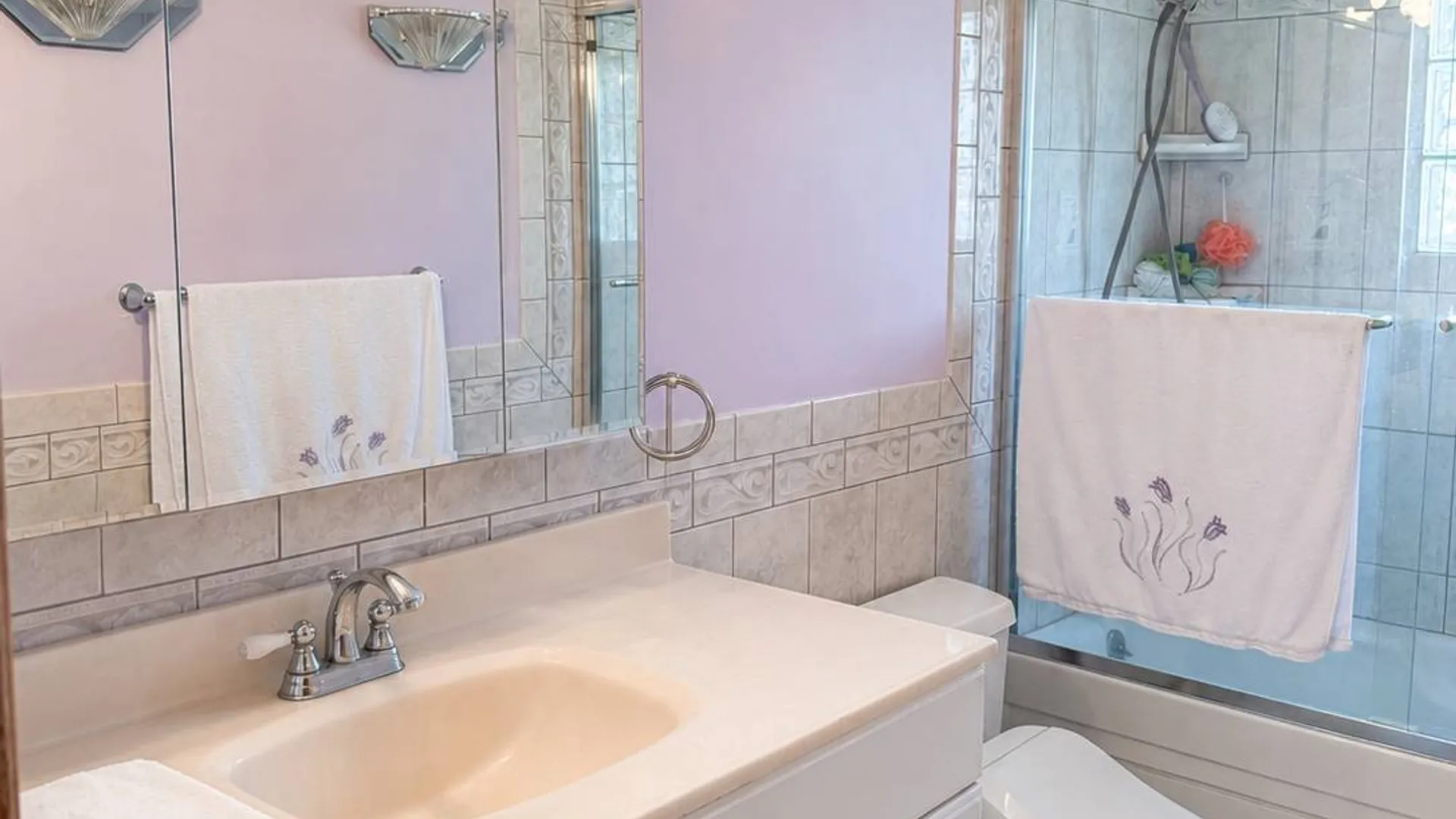 Property at 1612 N Gardiner Dr, Bay Shore, NY 11706 14