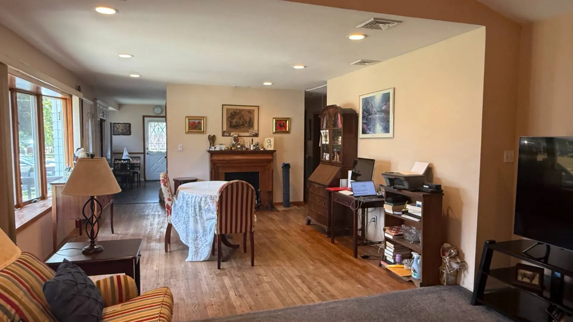 Property at 1612 N Gardiner Dr, Bay Shore, NY 11706 5