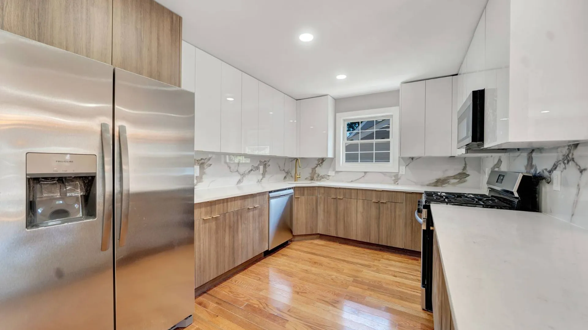 Property at 139-18 250th St, Rosedale, NY 11422 3