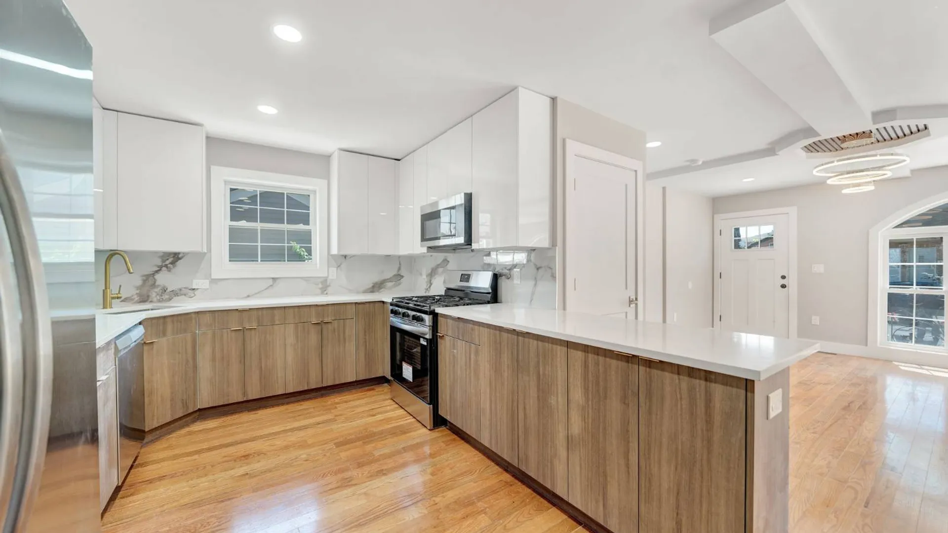 Property at 139-18 250th St, Rosedale, NY 11422 6