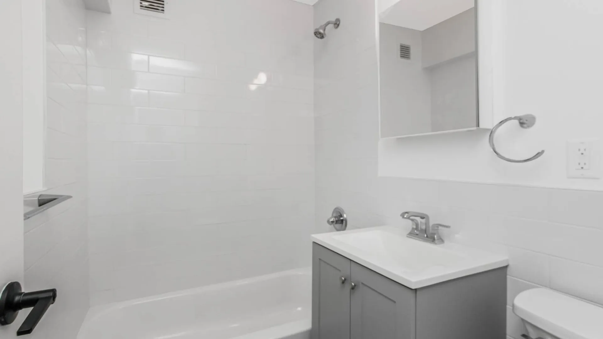 Property at 671 Bronx River Road, Yonkers, NY 10704 9