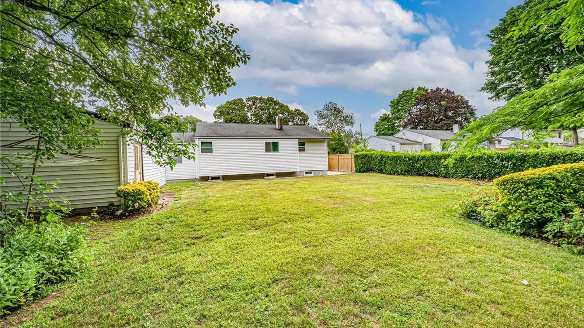 Property at 1614 N Gardiner Drive, Bay Shore, NY 11706 28