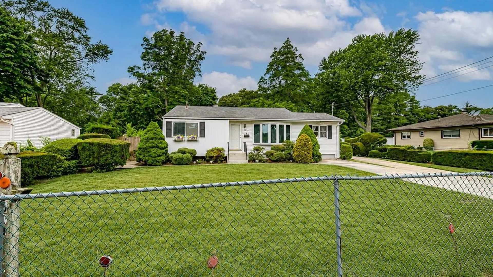 Property at 1614 N Gardiner Drive, Bay Shore, NY 11706 37
