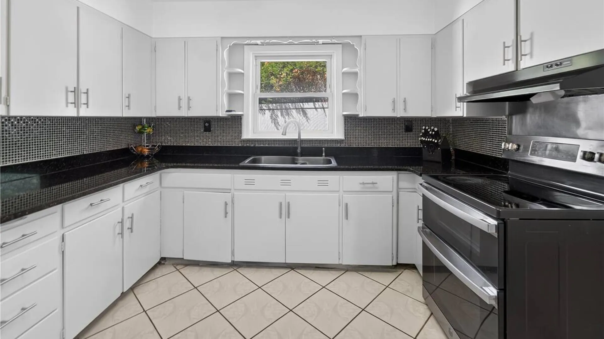 Property at 5 E 4th Street, Huntington Station, NY 11746 14
