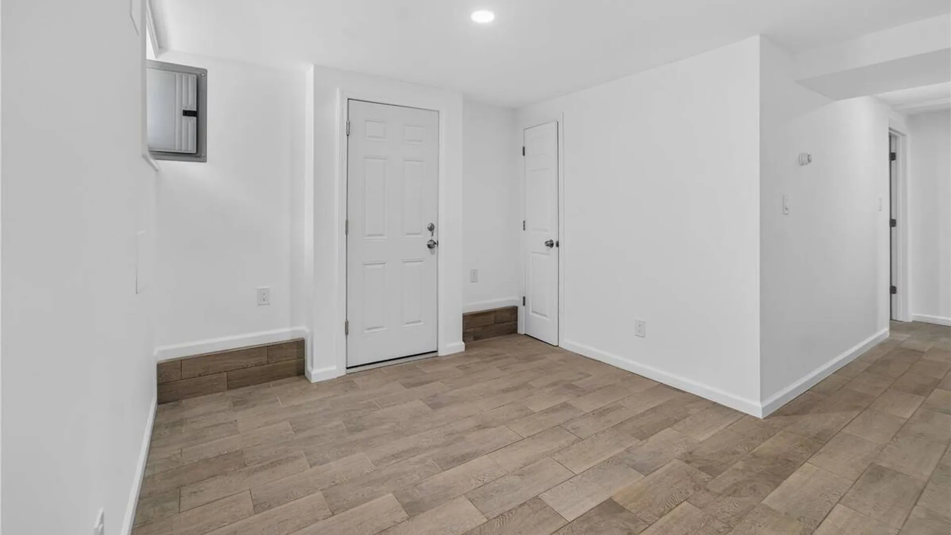 Property at 5 E 4th Street, Huntington Station, NY 11746 28