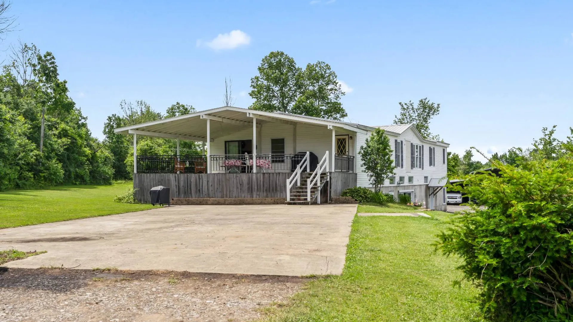 Property at 204 Devenpeck Rd, Sprakers, NY 12166 7