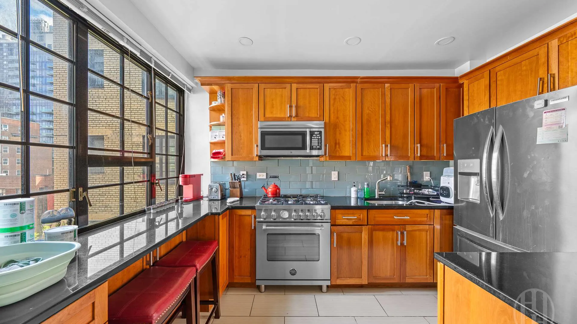 Property at 211 East 35th Street, New York, NY 10016 4