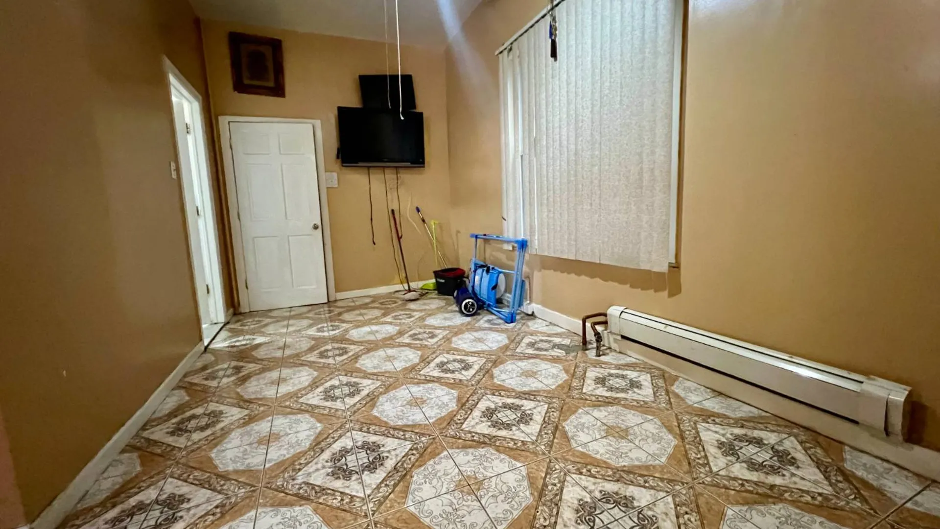 Property at 3628 bronxwood ave, bronx, NY 10469 5