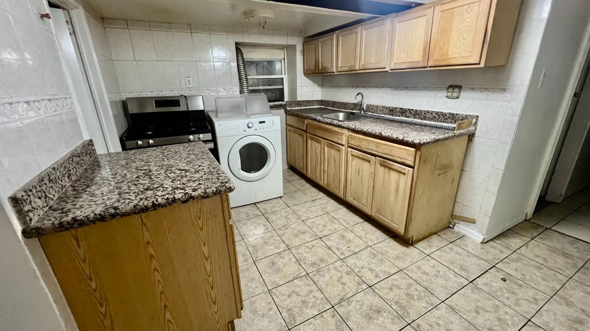 Property at 3628 bronxwood ave, bronx, NY 10469 8