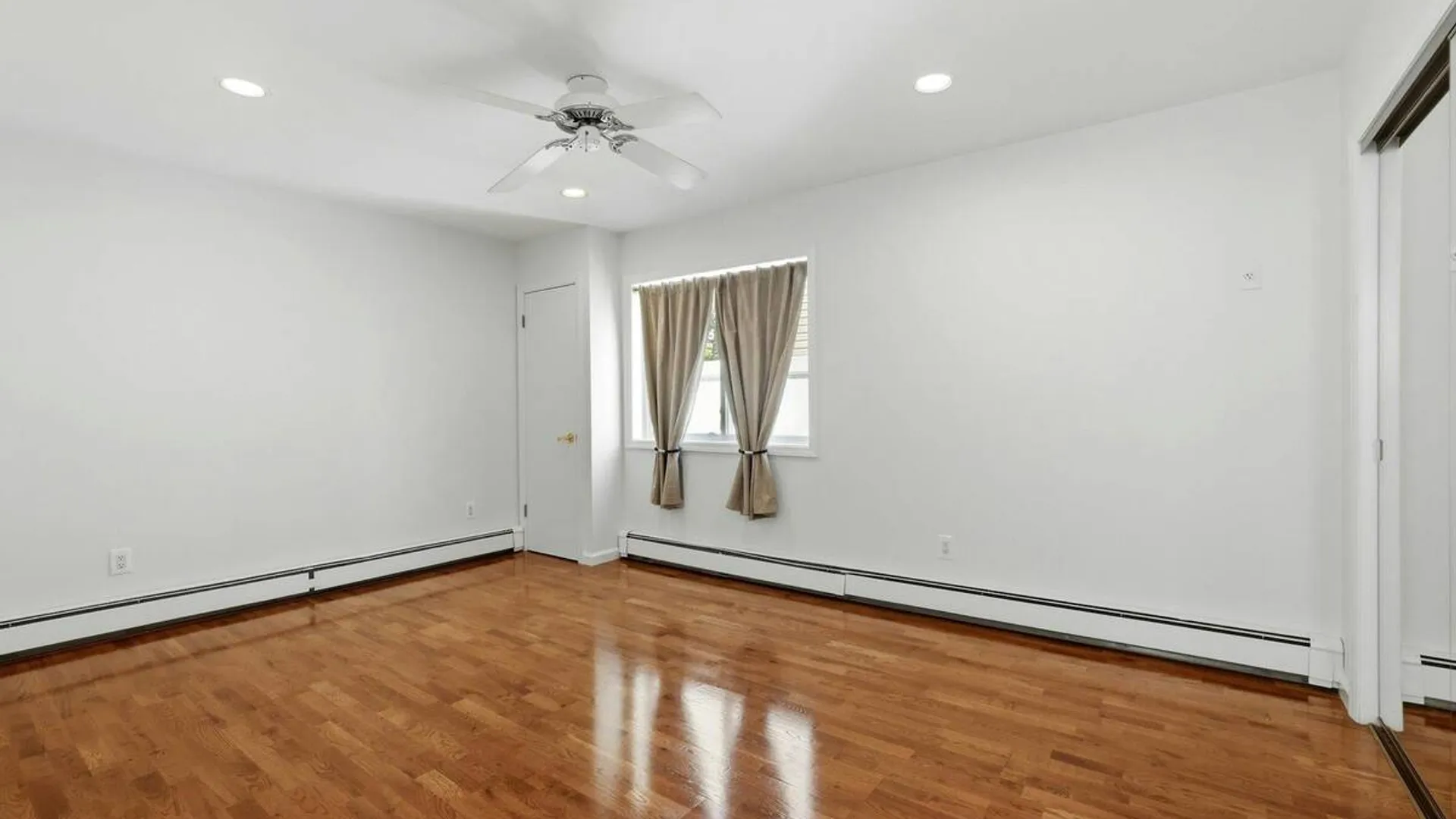 Property at 35 3rd Avenue, Massapequa Park, NY 11762 16