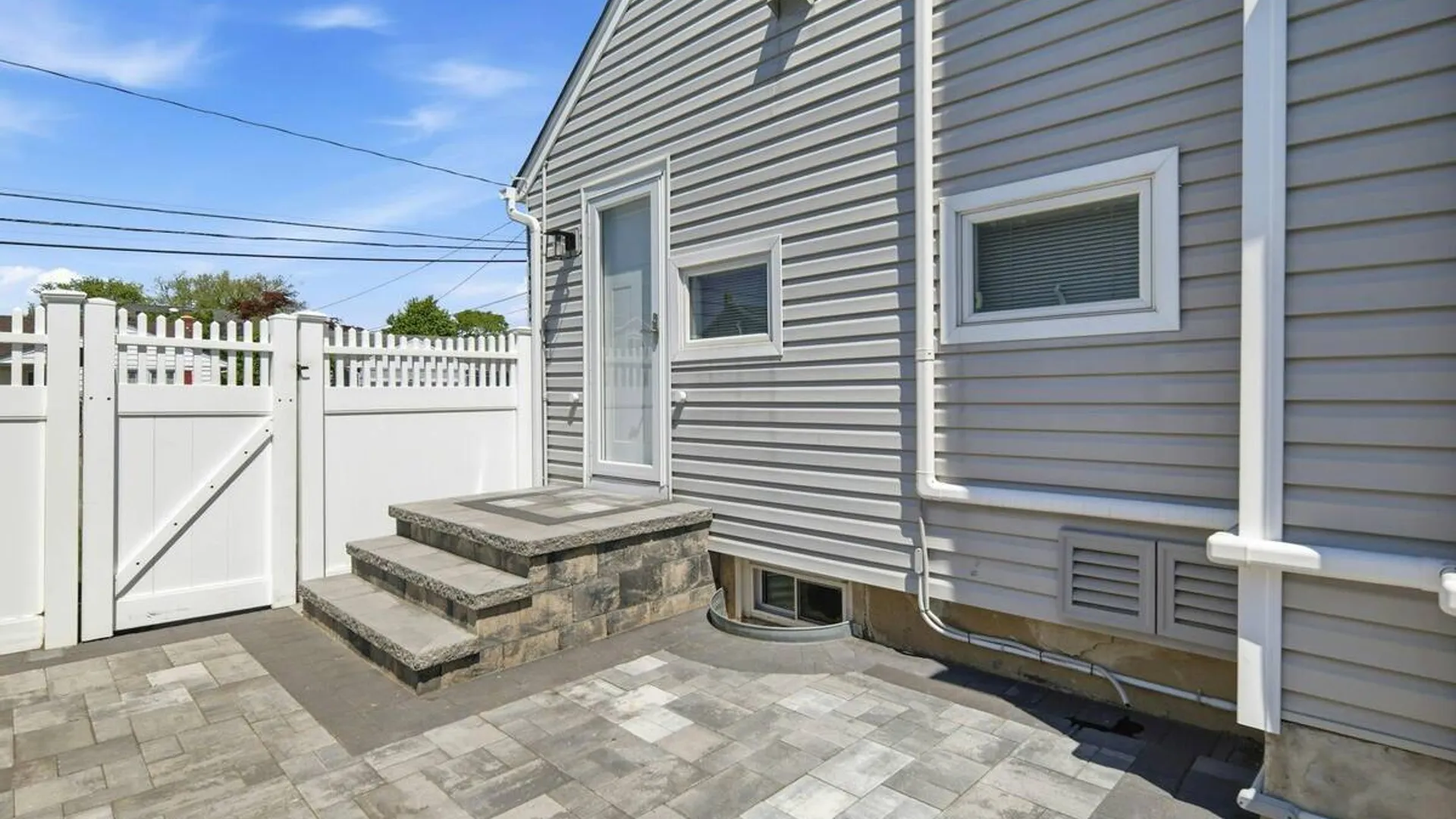 Property at 35 3rd Avenue, Massapequa Park, NY 11762 29