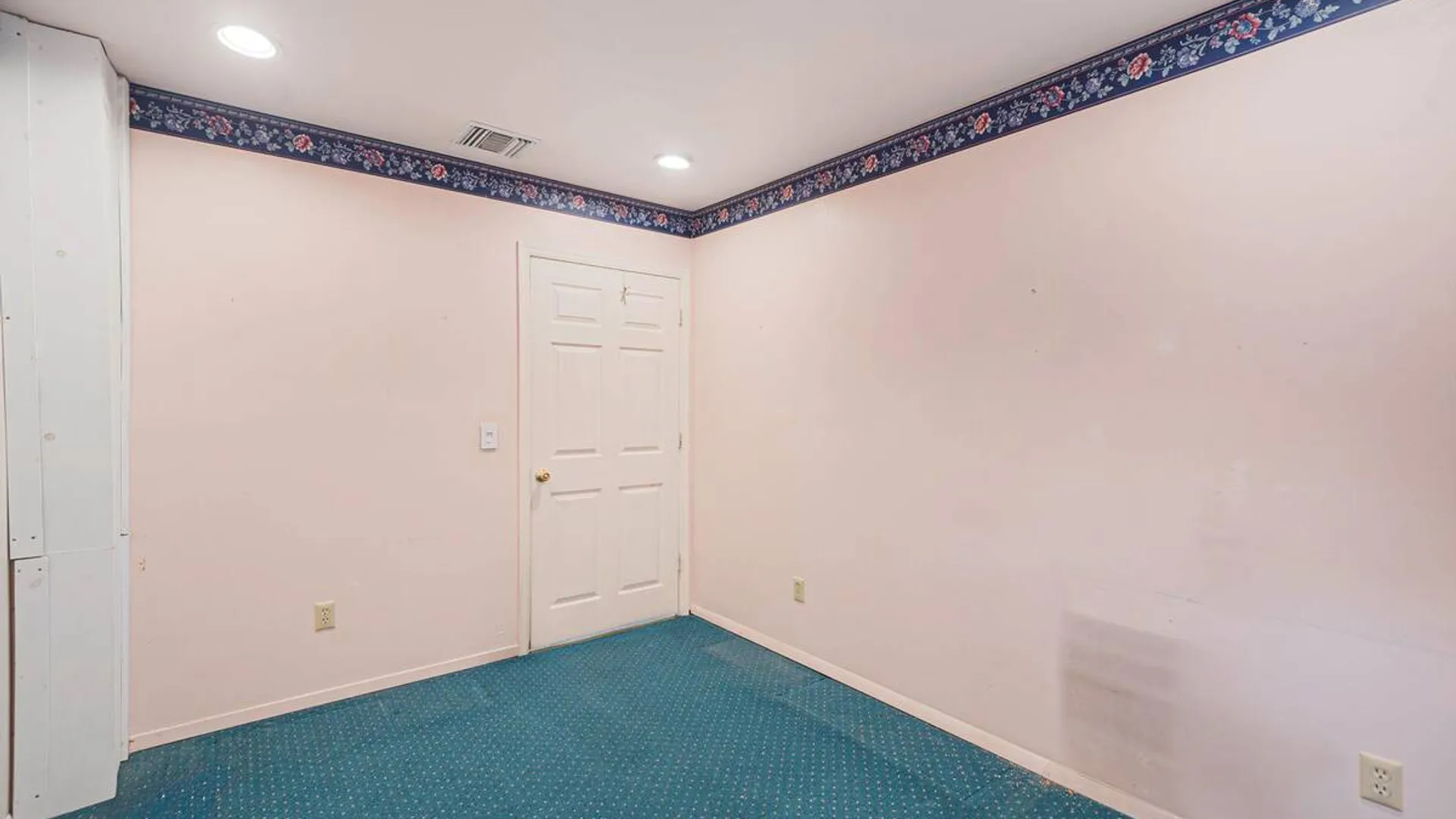 Property at 147 N Ocean Avenue, Patchogue, NY 11772 23