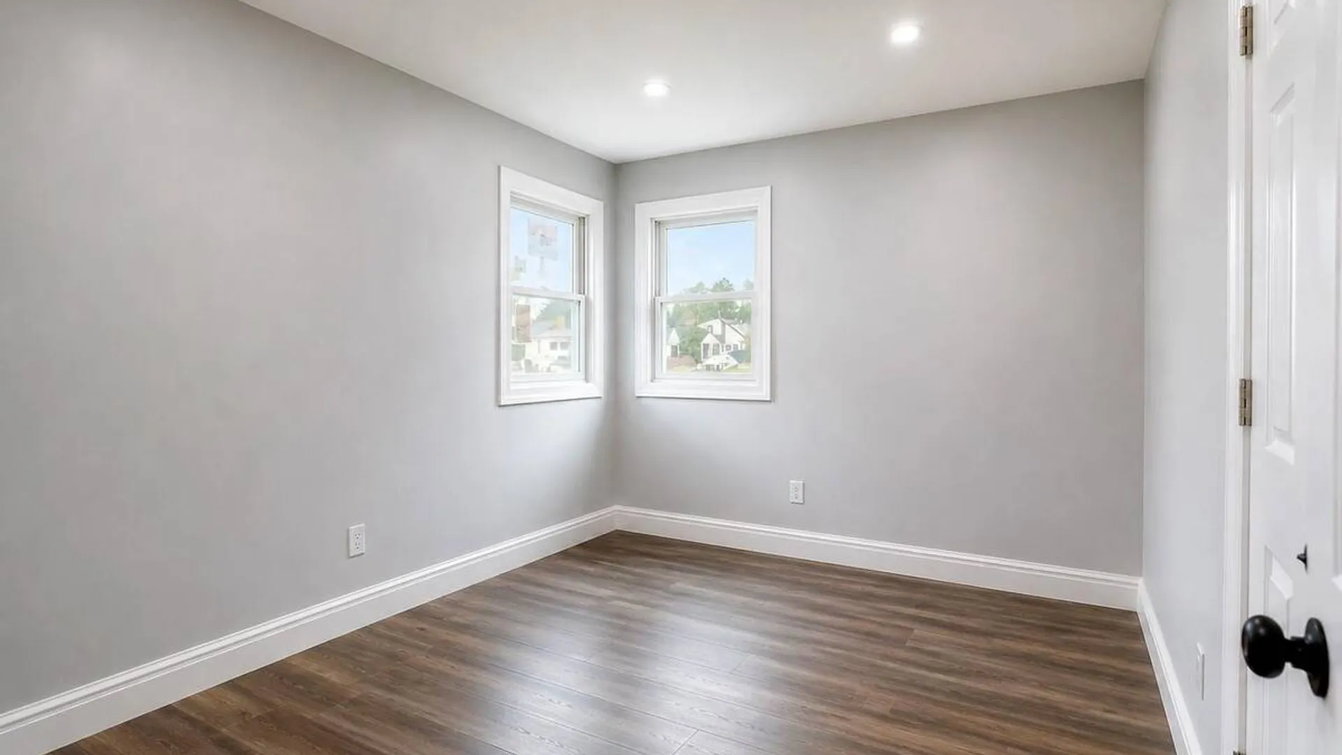 Property at 9 Emerald Lane S, Amityville, NY 11701 9