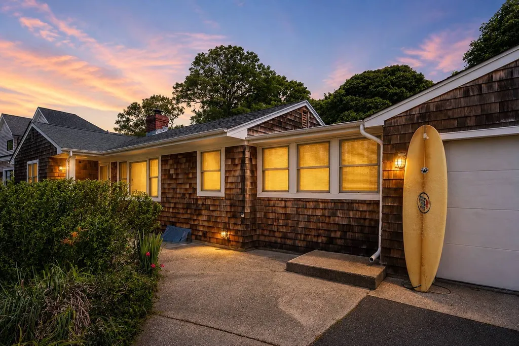 Property at 27 WEST SIDE AVE, East Quogue, NY 11942