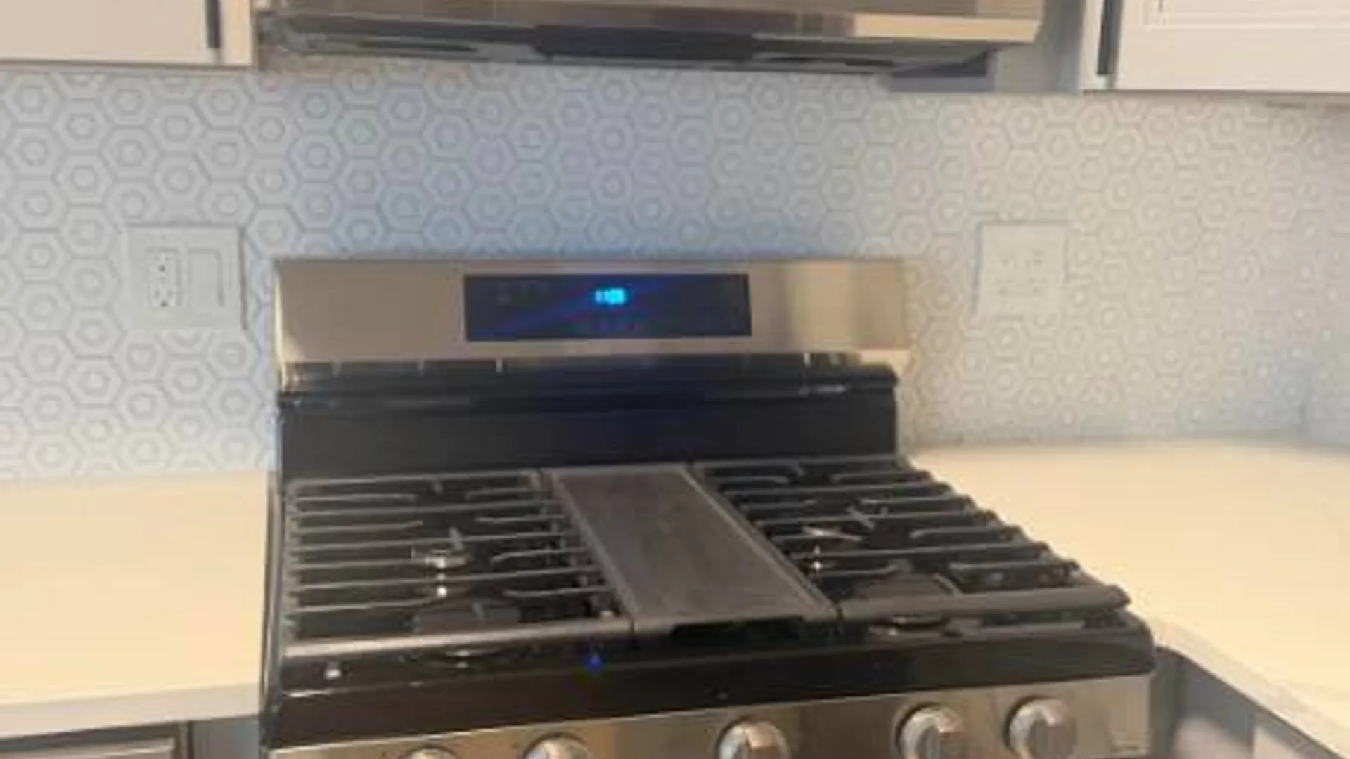 Property at 118-82 Metropolitan Ave, Kew Gardens, NY 11415 13