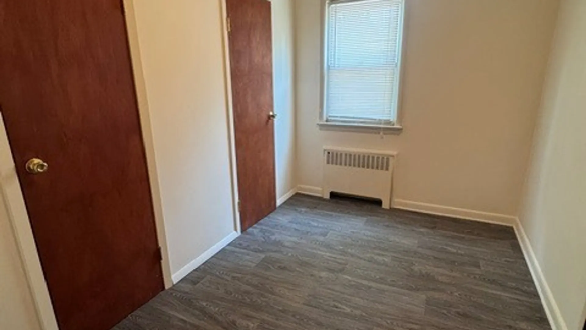 Property at 18 Tunis Ave, Yonkers, NY 10708 11