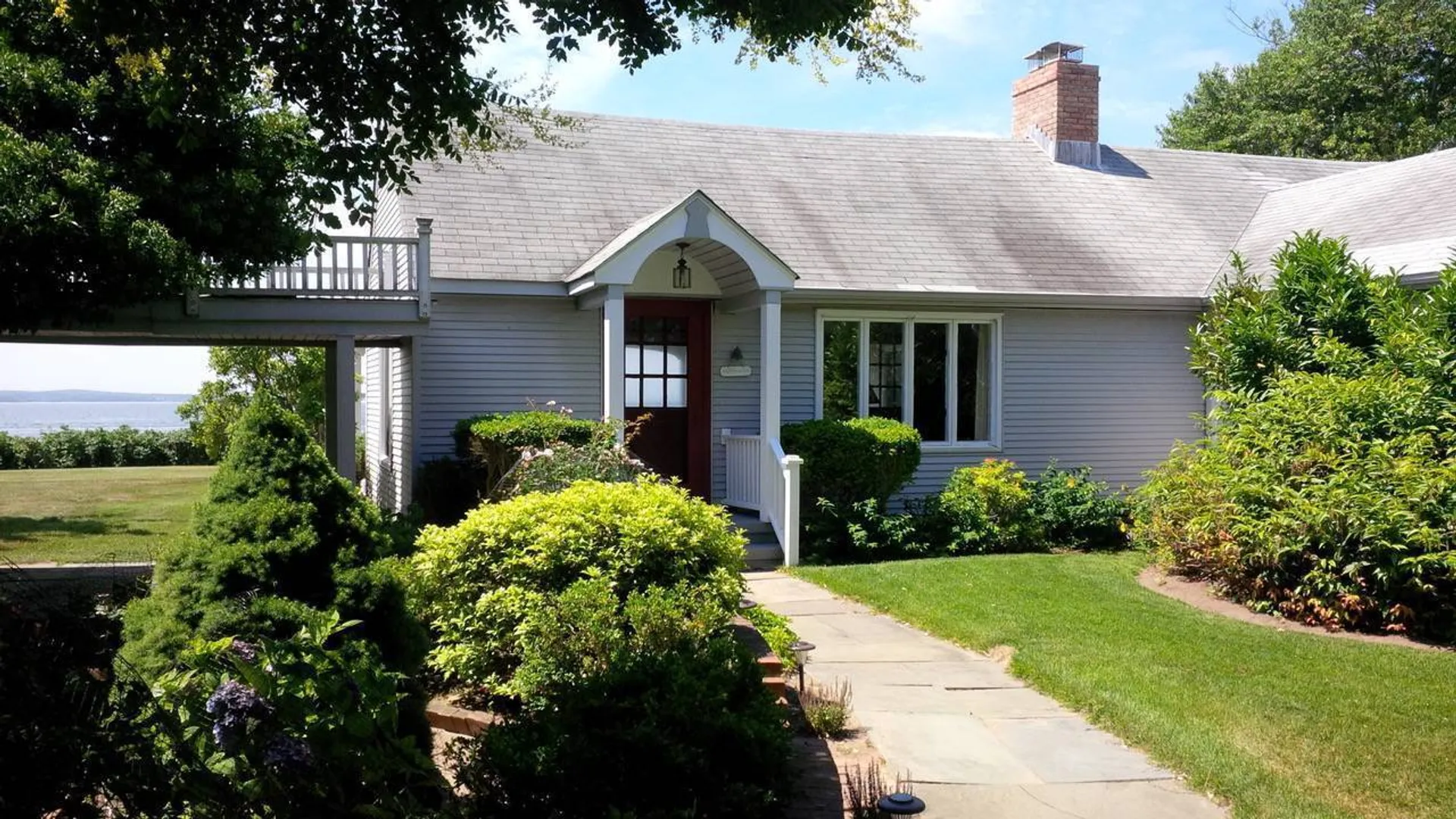 Property at 100 Peconic Ave, Shelter Island, NY 11964 10