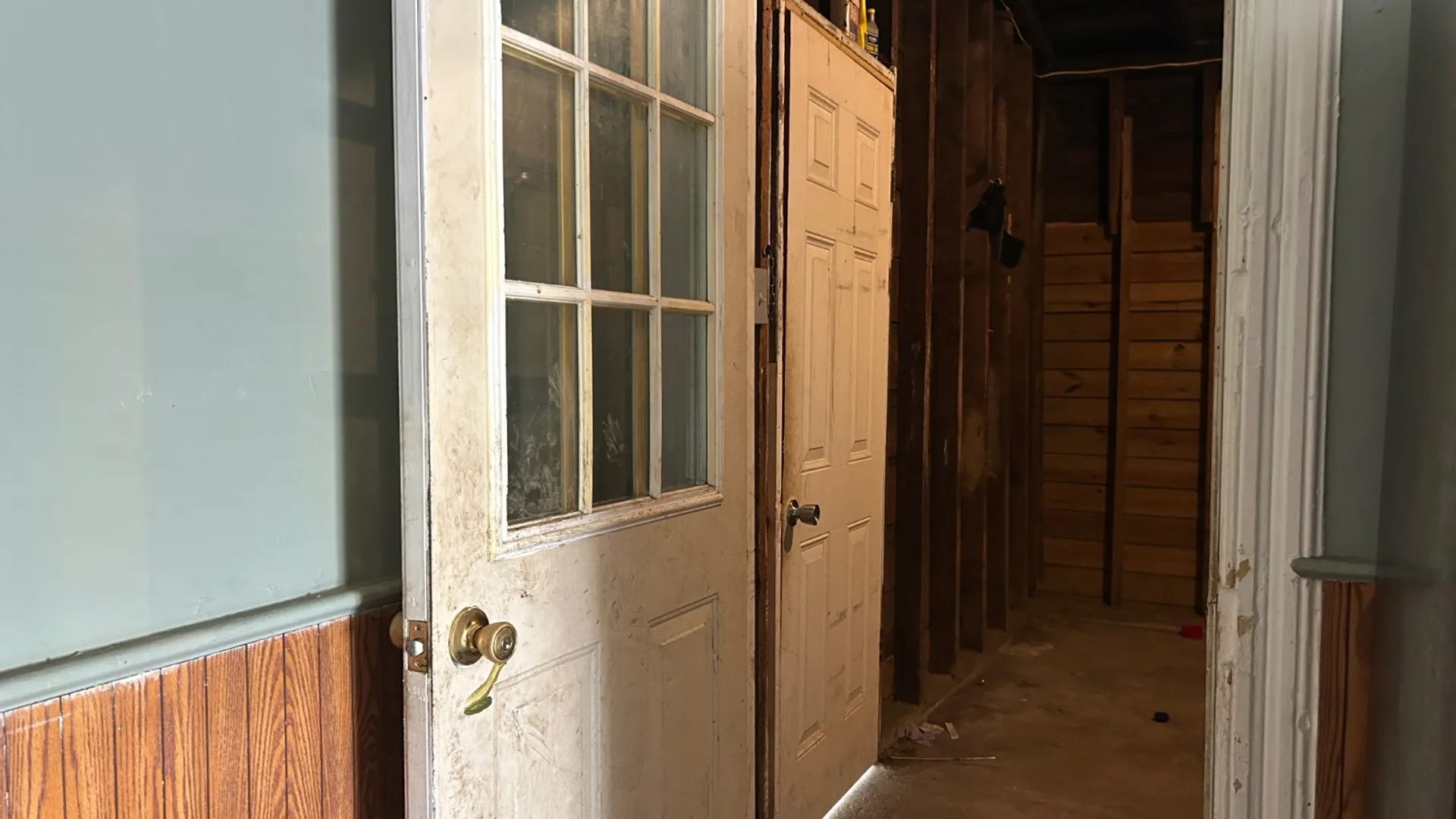 Property at 33 2nd St, Gloversville, NY 12078 33