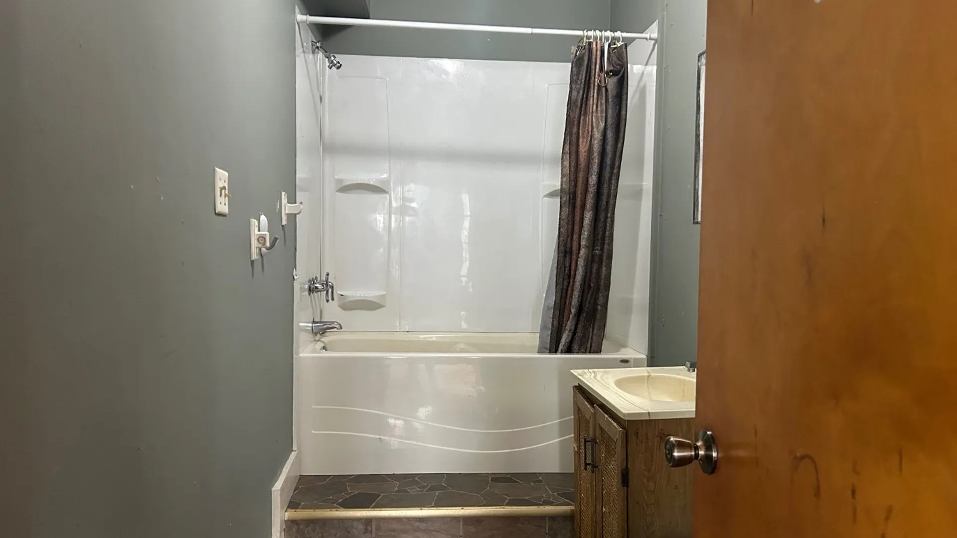 Property at 33 2nd St, Gloversville, NY 12078 19