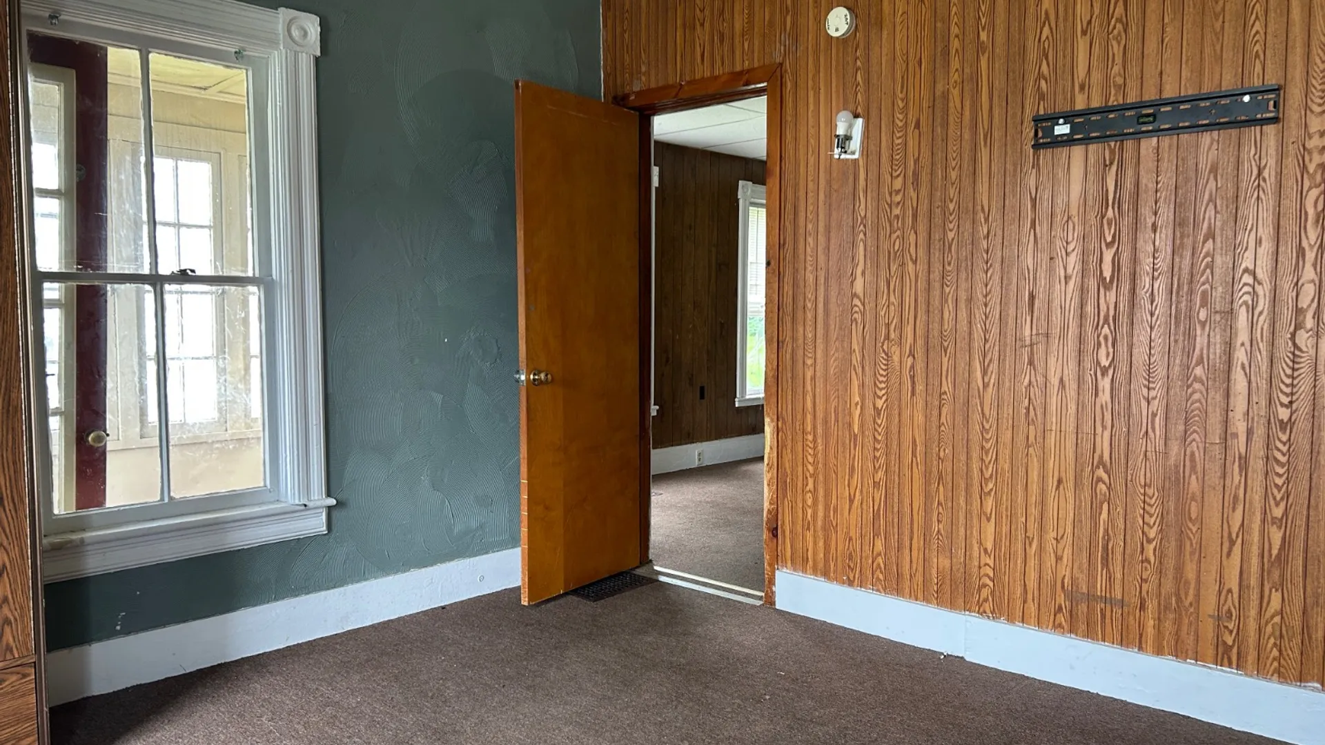 Property at 33 2nd St, Gloversville, NY 12078 17