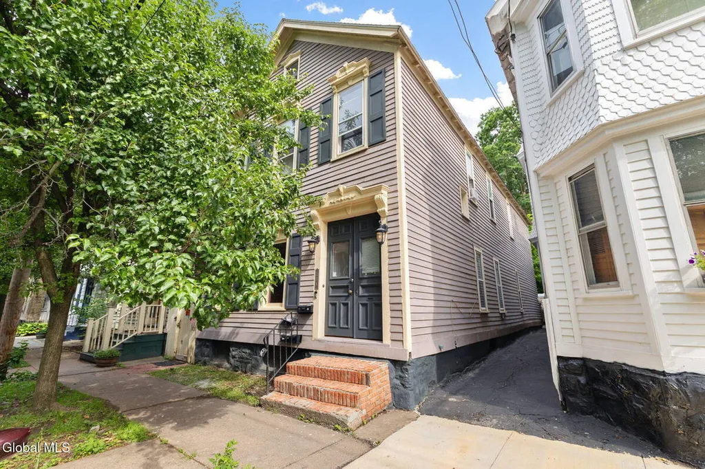 Property at 134 Front Street, Schenectady, NY 12305
