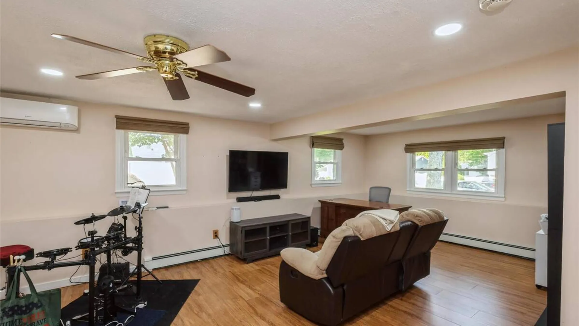 Property at 115 Clarendon Road, Ronkonkoma, NY 11779 19